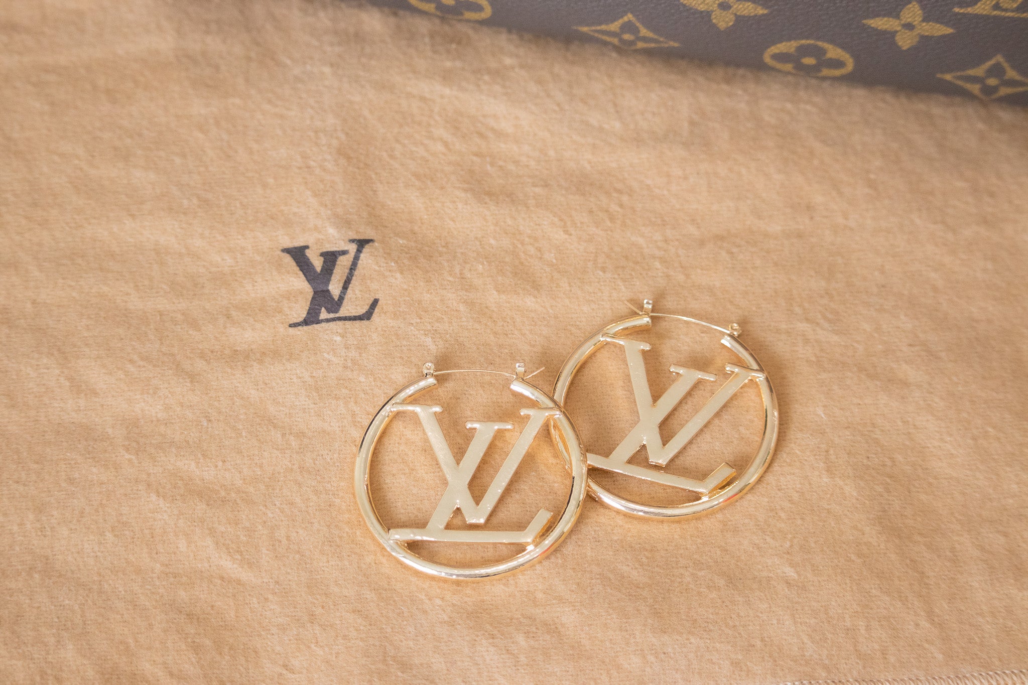 LV Hoops – Levels Accessories